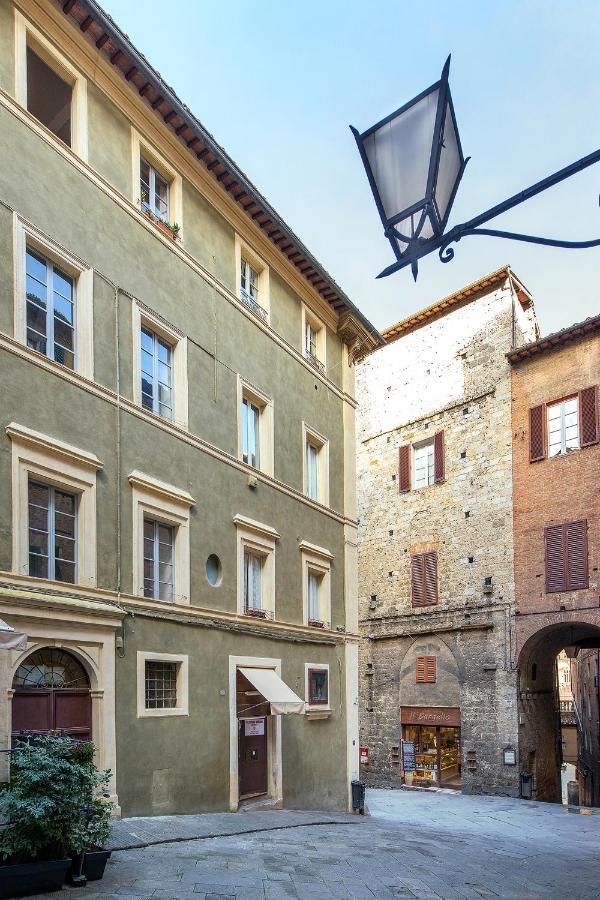 Bed and Breakfast Residenza D'Epoca Le Aquile Siena Exterior foto